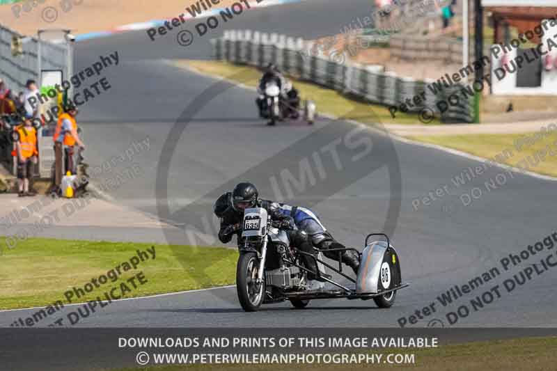 Vintage motorcycle club;eventdigitalimages;mallory park;mallory park trackday photographs;no limits trackdays;peter wileman photography;trackday digital images;trackday photos;vmcc festival 1000 bikes photographs
